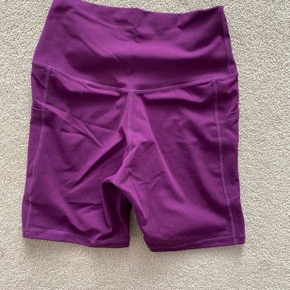 Colorfulkoala Essential Leggings w/Pockets 6” Inseam - Picture 4 of 5